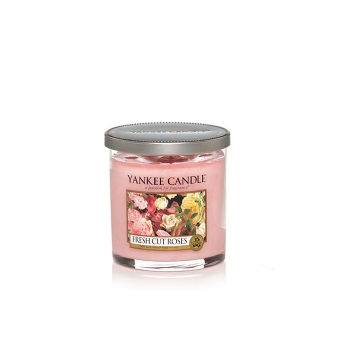 Yankee Candle FRESH CUT ROSES 198 g Yankee Candle FRESH CUT ROSES 198 g